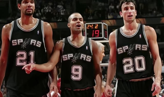 官方网站-杨毅：马刺是唯一一支三巨头都做出牺牲的球队 这是马刺队的精髓